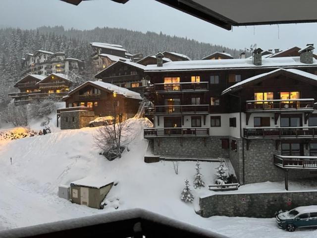 Appartement La Tania 2 Pieces Garage Dans Chalet Pied Pistes Exterior foto